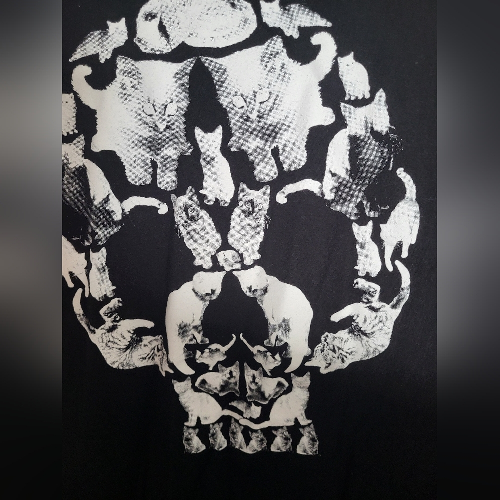 Loot Crate Cat Skull Graphic Tee - Black & White